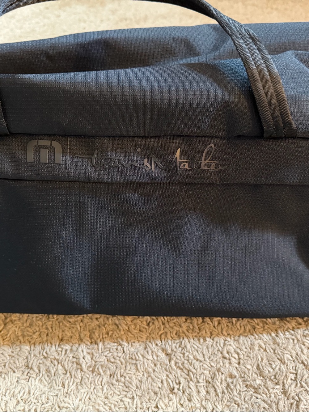 TravisMathew TMB200 Lateral Duffel Bag - Black - New with Tags - Picture 4 of 14